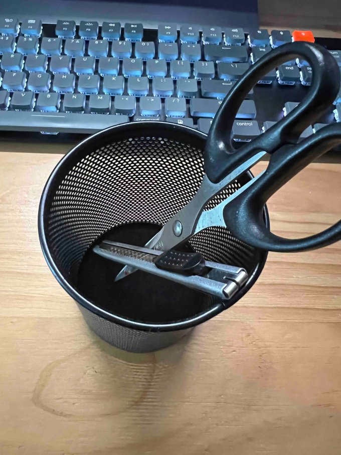 齐心笔筒