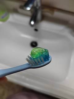 有了这款牙膏，孩子爱上了刷牙
