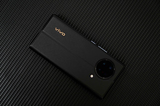 vivo X Fold 官方保护壳真不错