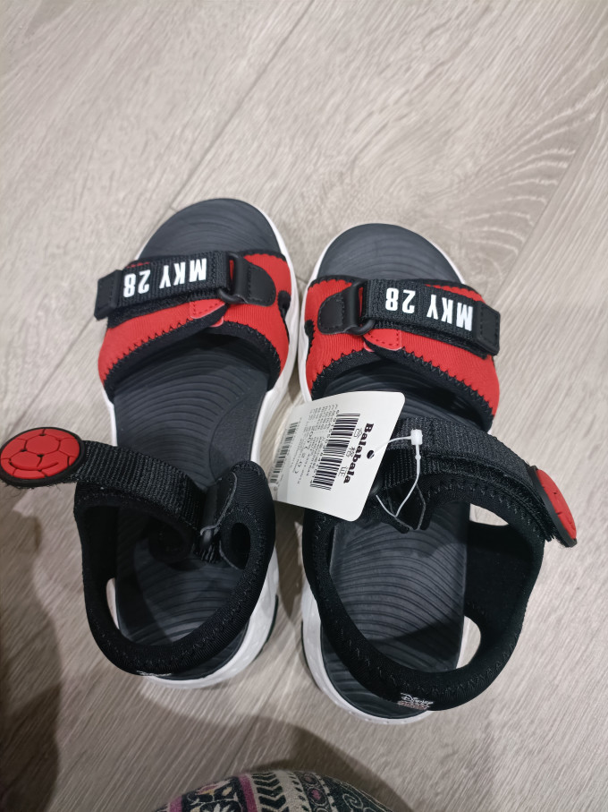 儿童凉鞋