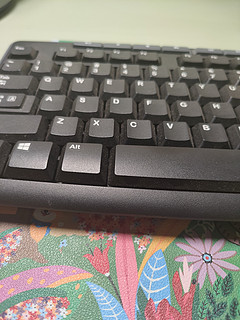 无线键盘让桌面更整结，免收线的纠结