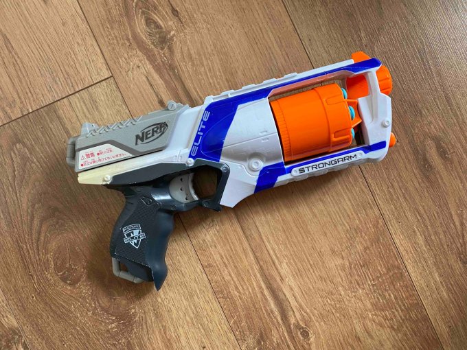 孩之宝射击玩具