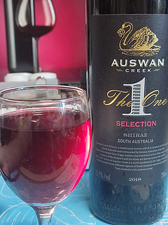 来自澳洲的天鹅庄1号精选西拉干红葡萄酒