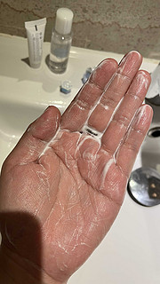 洗衣粉洗脸也能那么水润不拔干？