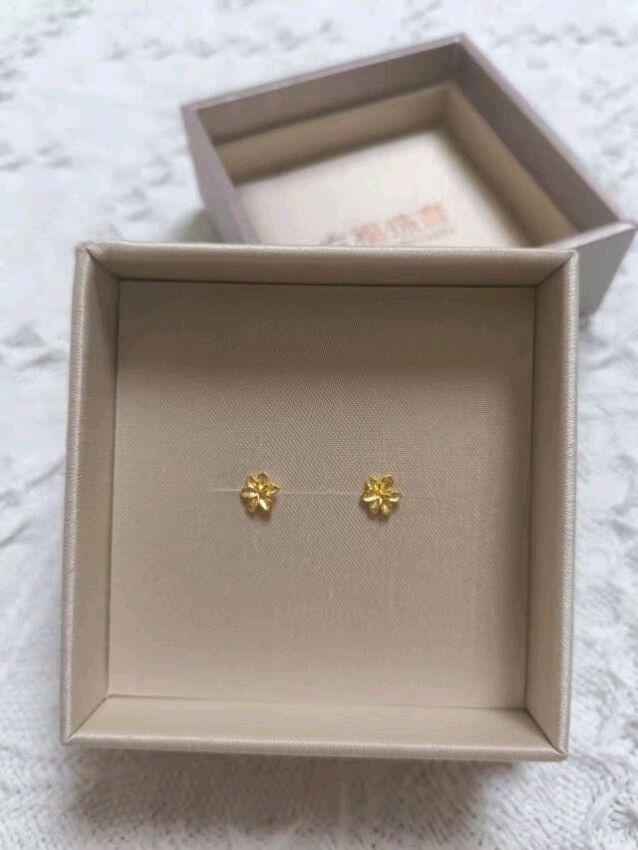 六福珠宝黄金耳饰