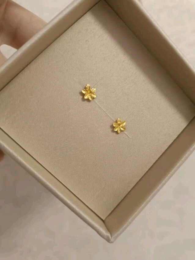 六福珠宝黄金耳饰