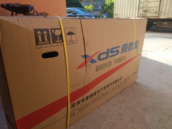 包装很好,没有磕碰.安装简单,按照安装视频很快组装完成.