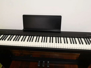 Roland 电钢琴