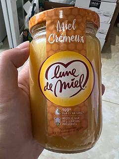 风味纯正的蜂蜜