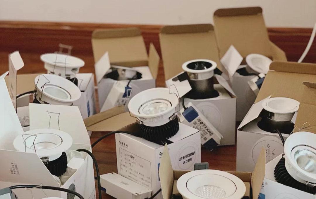 我亲自买回家6款射灯，终于搞明白20块的 VS 200块的差哪儿了！