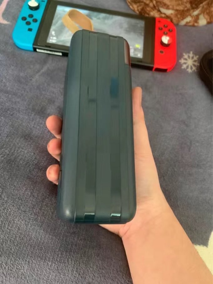 睿量移动电源