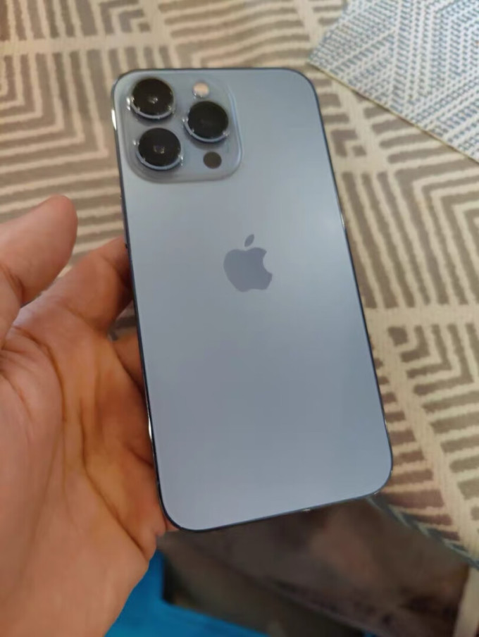 苹果iphone怎么样 外形外观:经典款式搭配时尚设计._什么值得买