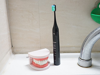 松下EW-DC01电动牙刷：大品牌中的性