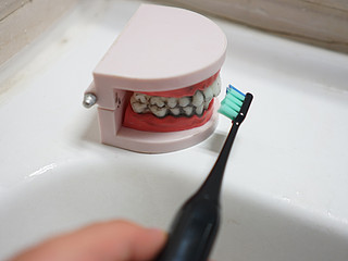 松下EW-DC01电动牙刷：大品牌中的性