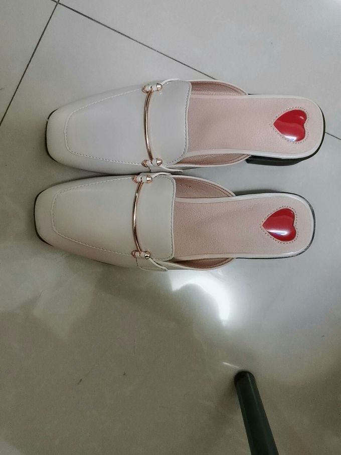 女式拖鞋