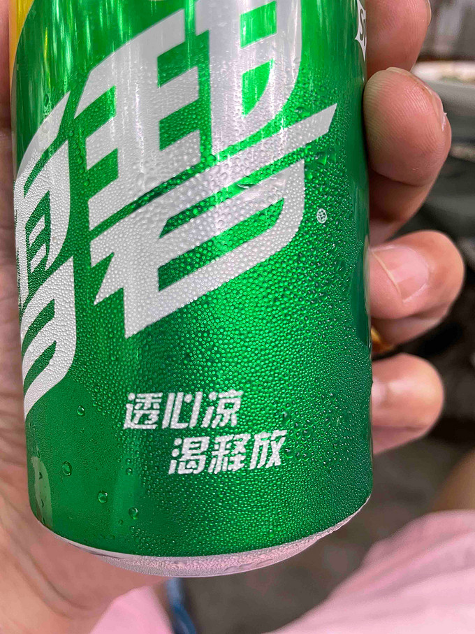 雪碧碳酸饮料