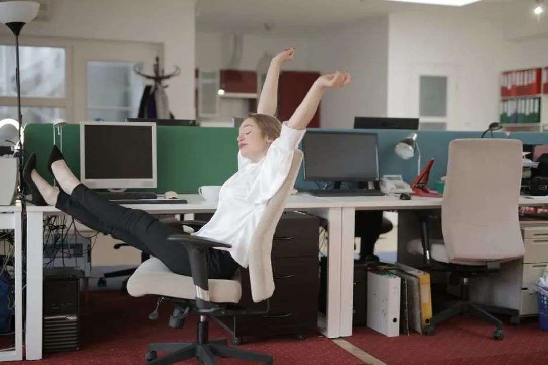 易疲劳?眼睛痛?不要再“卷”睡眠了!几个方法提高你的睡眠效率!