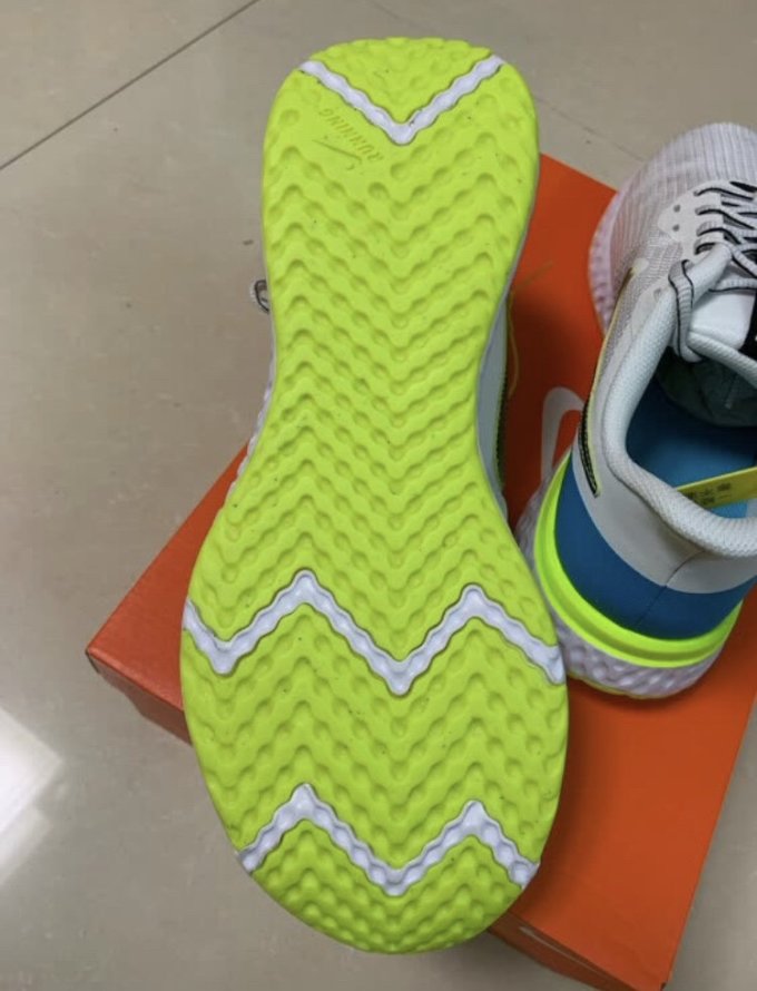耐克跑鞋
