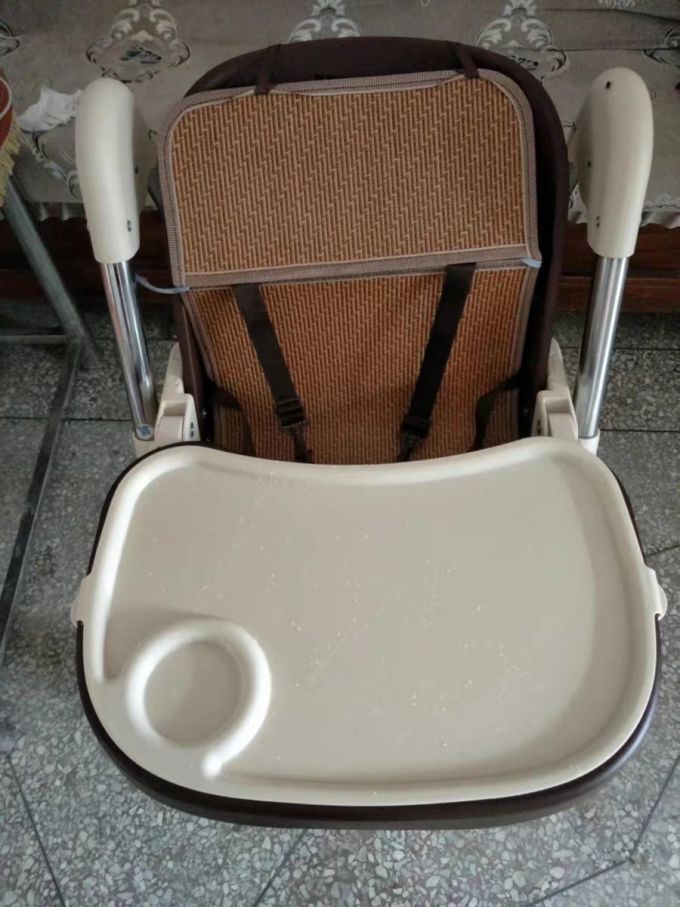 婴儿餐椅