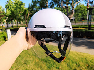 高颜值3C认证抗菌头盔，Smart4 u