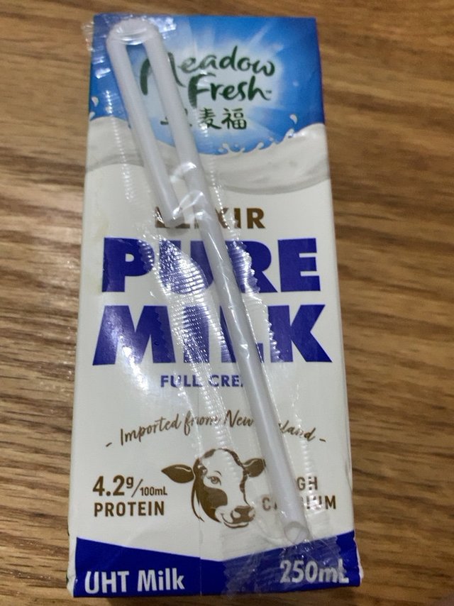 蛋白含量业界最高纽麦福纯牛奶