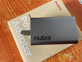 努比亚65w三口充电头，黑科技满满
