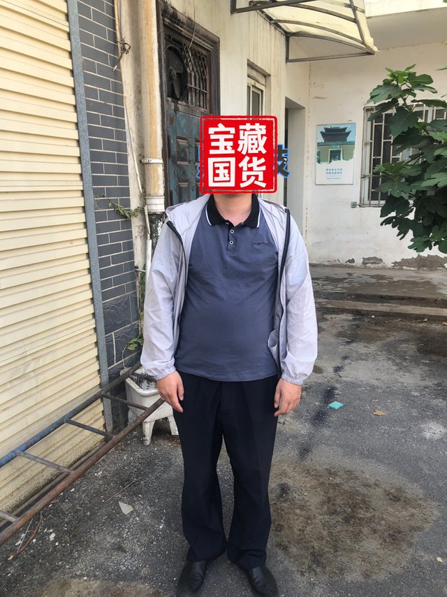 人到中年，是时候买件局里局气的衣服