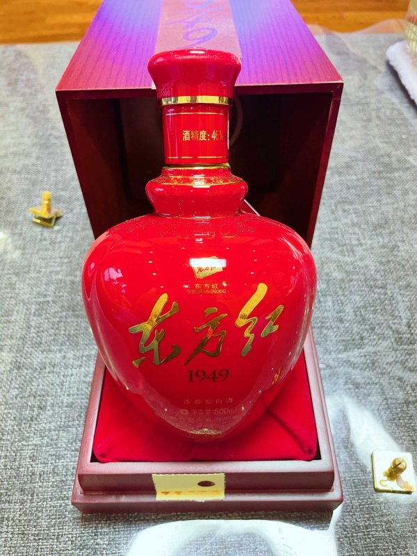 東方紅 白酒 中国 四川 1949 東方紅 白酒 中国 四川 1949 - メルカリ
