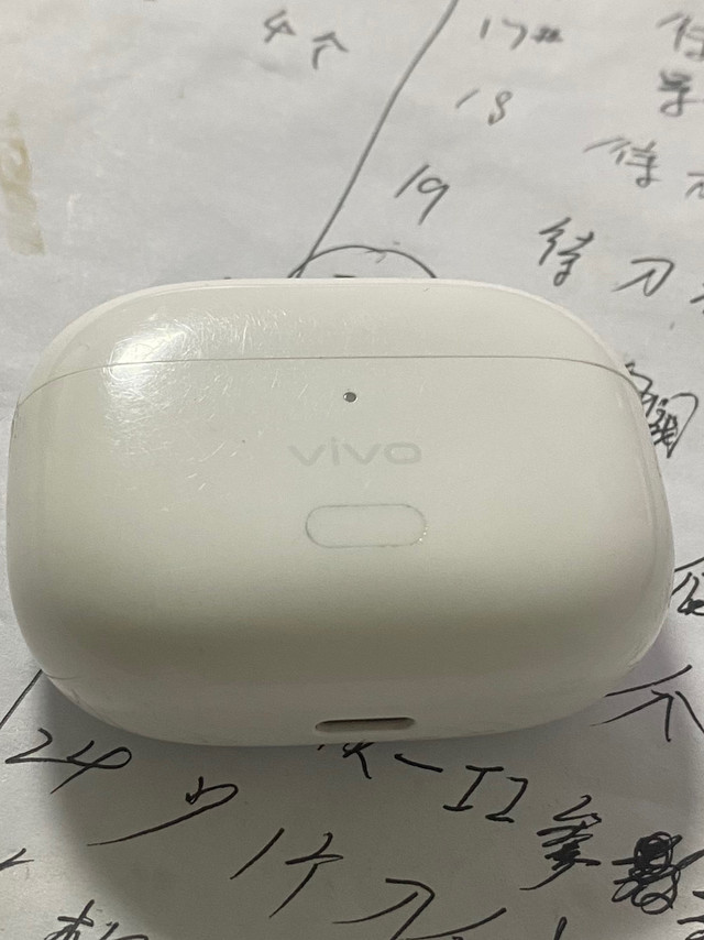 ViVO蓝牙耳机