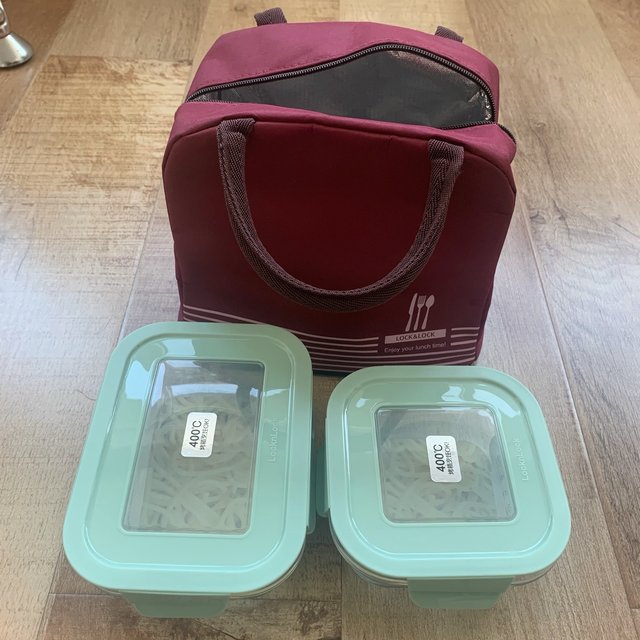 特别喜欢这种透明盖子的保鲜盒感觉很清透