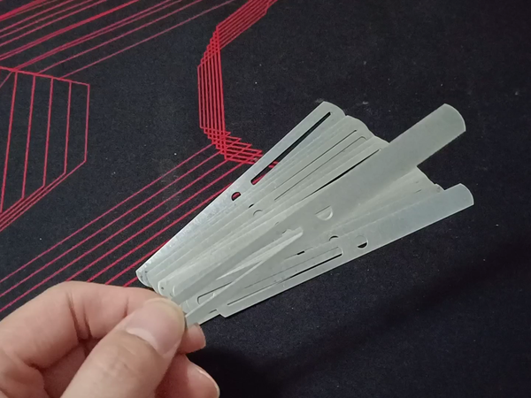 给儿子用经停片做的玩具