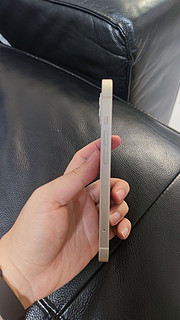 有了iPhone13怎么能不配个磁吸壳？