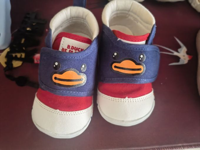 duck学步鞋怎么样 布的,冬天在家穿,质量很好,孩._什么值得买