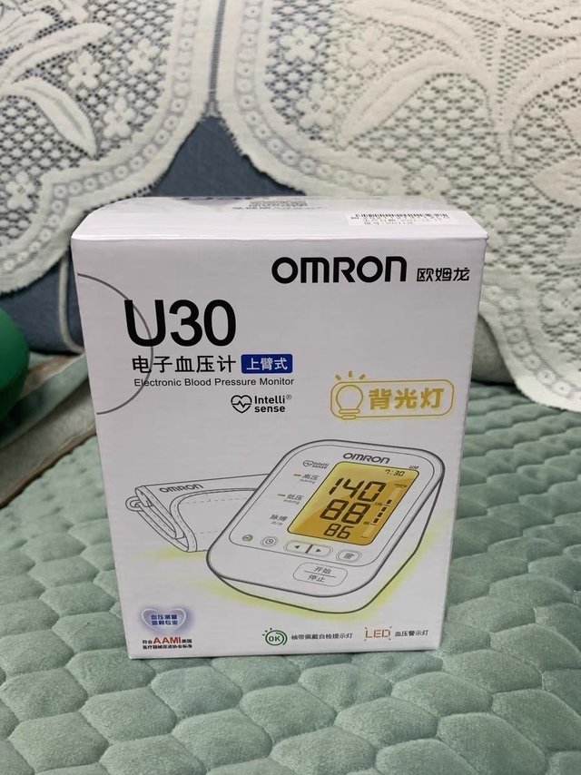 欧姆龙电子血压计，方便又省心