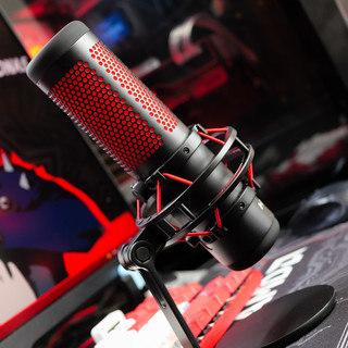 全场最佳HyperX声浪，麦克风也能玩光污染？