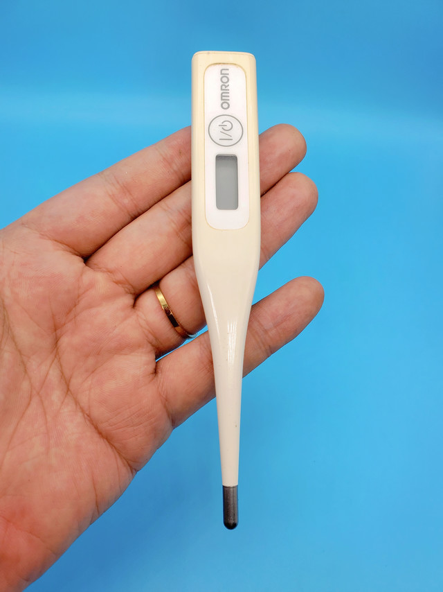 我家唯一幸存的腋下体温计，而且坚挺了多年