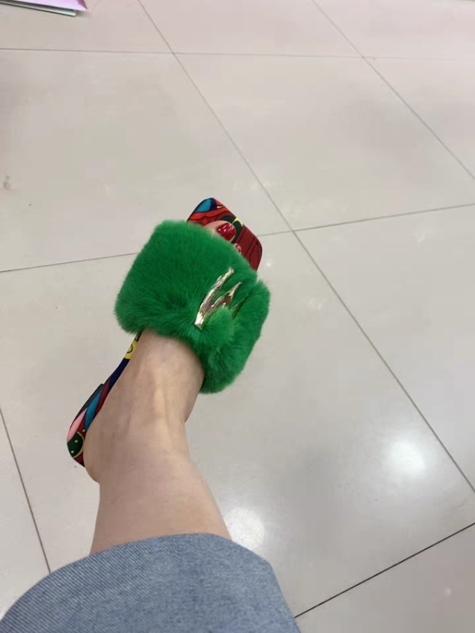 女士凉鞋