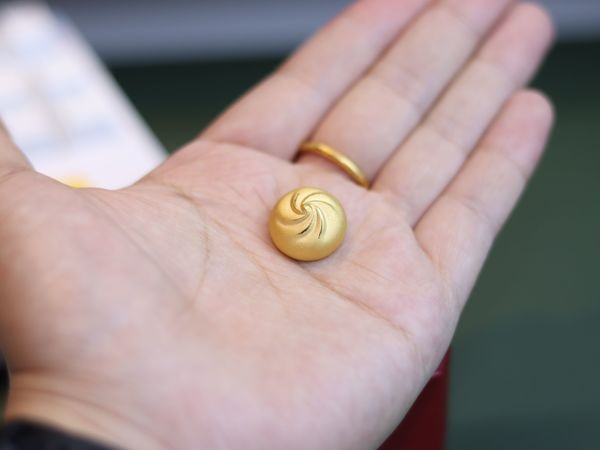 四千四就买了十克金包子，附旧金换新金策略