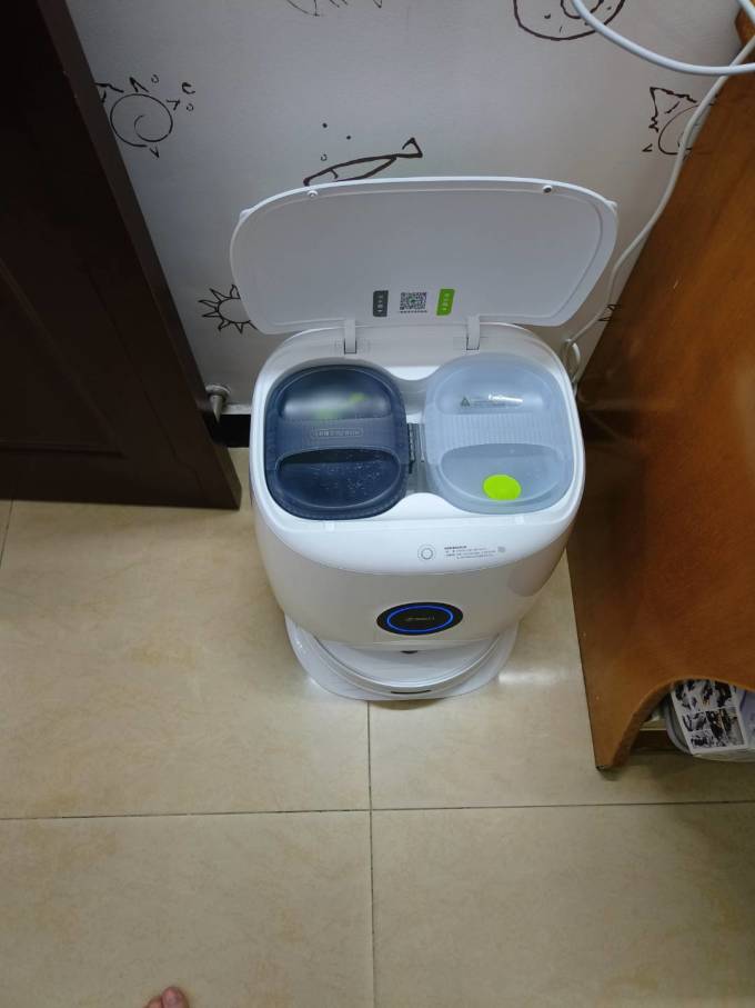 360扫地机器人