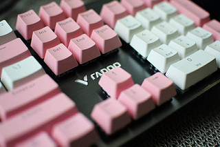 自主轴体雷柏V530防水背光游戏机械键盘