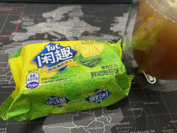凑单的tuc饼干，配个黑咖啡，下午茶休闲