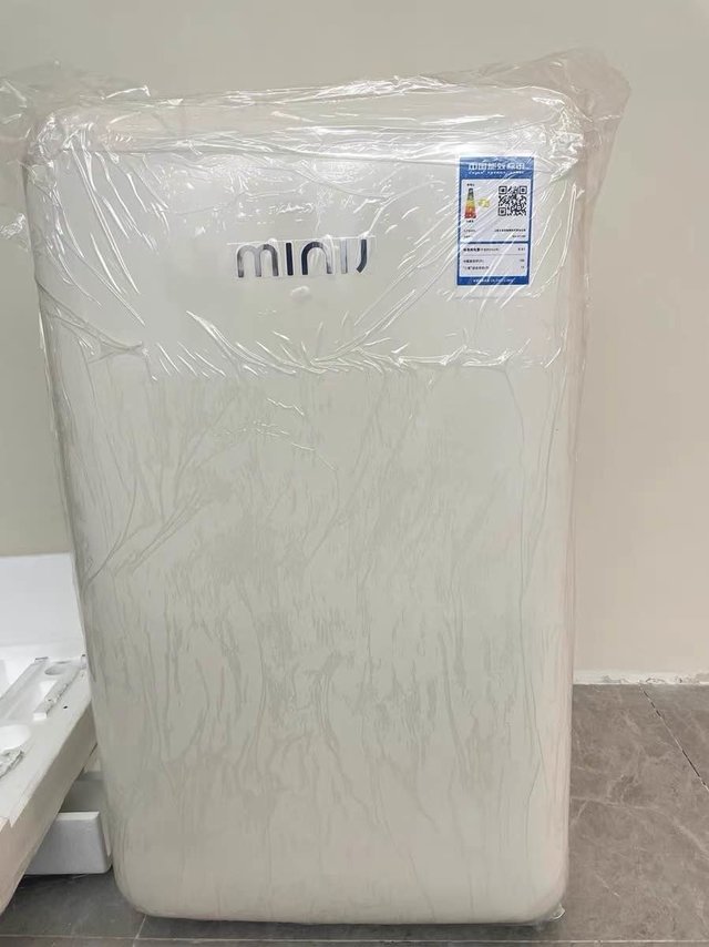 颜值担当，新入手的小吉mini冰箱。