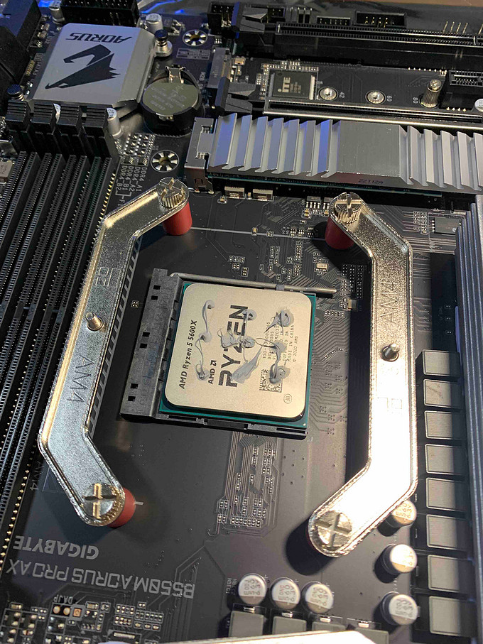 CPU