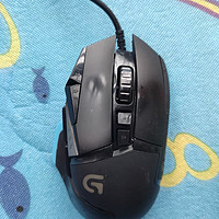 罗技G502游戏鼠标，手感舒服，定位精准