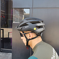 Helmetphone智能骑行防护头盔