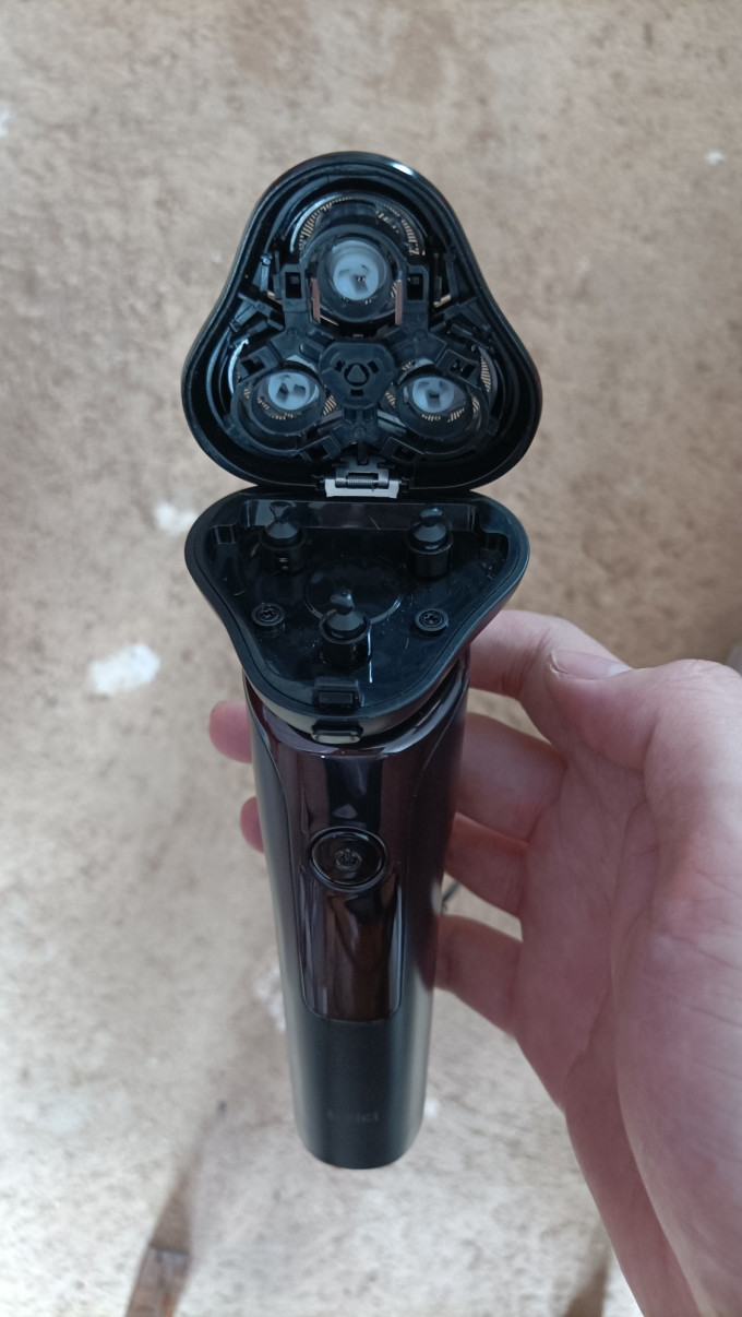 蓓慈电动剃须刀