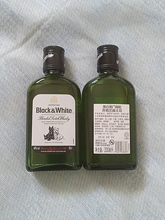 黑白狗调配苏格兰威士忌6.9元一瓶