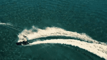 “水上超跑”孤独求败：国产品牌小鲨鱼推出第二代电动冲浪板！