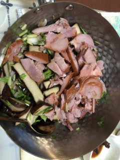 这么个大鸡腿霸子吃起来爽死了，味道像火腿