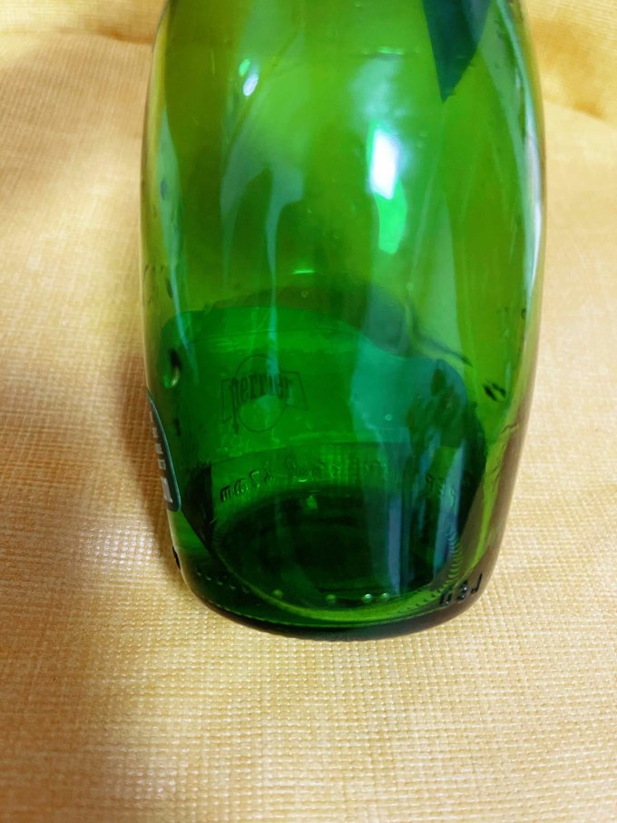 巴黎水起泡饮用水